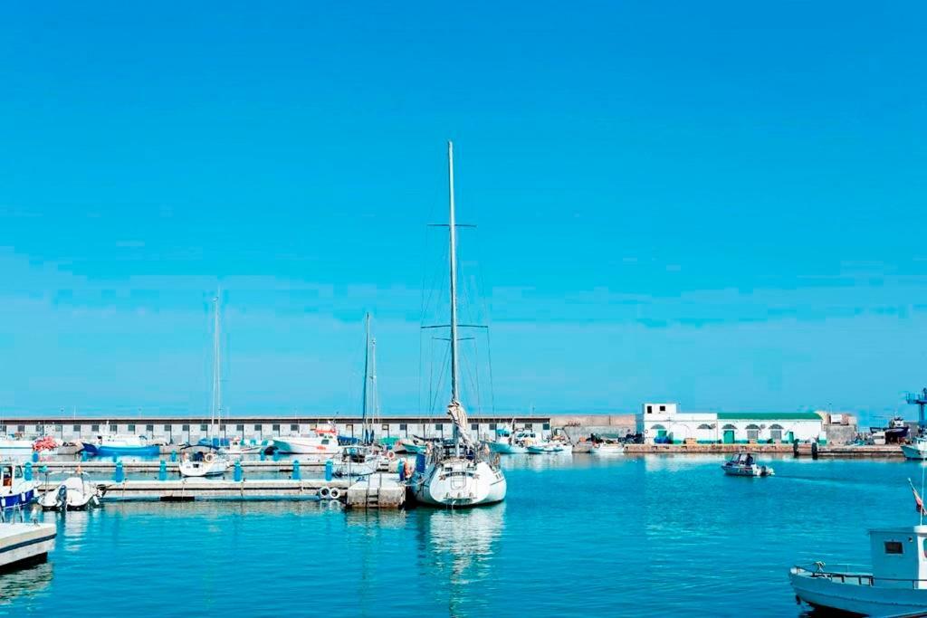 Harbour Apartment Roquetas de Mar Bagian luar foto